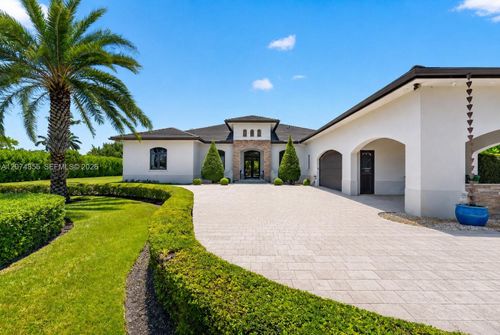 10352 Nw 131st St, Hialeah Gardens, FL, 33018-1210 | Card Image