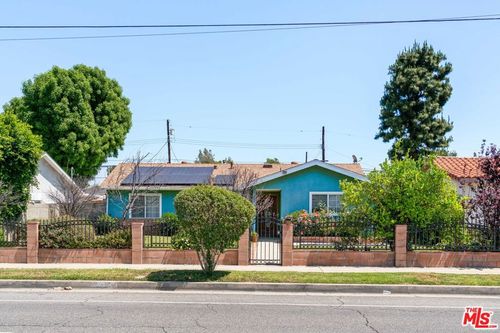 8716 Hayvenhurst Ave, North Hills, CA, 91343-4520 | Card Image
