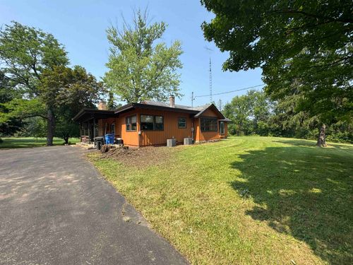 2251 River Road, Wisconsin Dells, WI, 53965 | Card Image