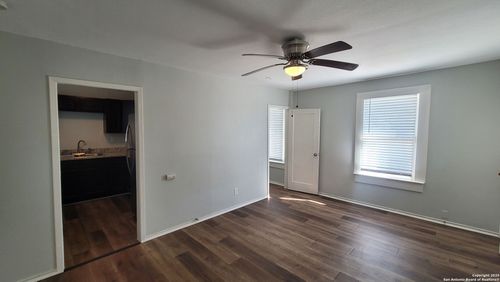 apt-2-3101 N Elmendorf, San Antonio, TX, 78201-4970 | Card Image