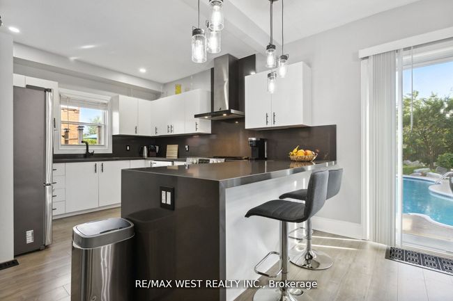 48 Burwell St, House other with 3 bedrooms, 2 bathrooms and 3 parking in Brantford ON | Image 12