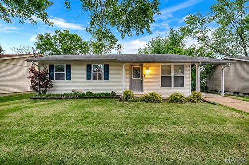 2916 Oriental Dr, Florissant, MO, 63031-1448 | Card Image