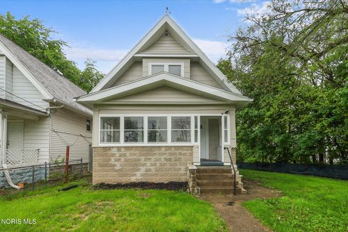 615 Maumee Ave, Toledo, OH, 43609-3313 | Card Image