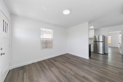 3727 Winnie St, Galveston, TX, 77550-1227 | Card Image