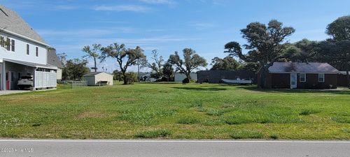 1617 Island Rd, Harkers Island, NC, 28531-9526 | Card Image