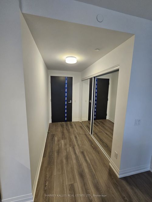 2605-286 Main St, Toronto, ON, M4C0B3 | Card Image