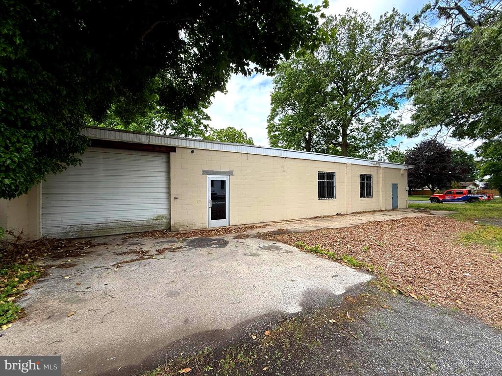 Commercial Lease in LANDISVILLE 2