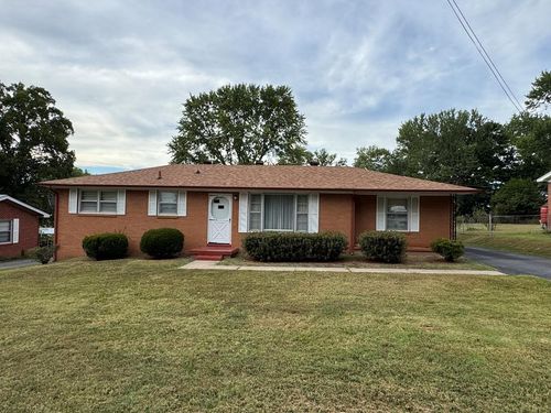211 Old Trenton Rd, Clarksville, TN, 37040-6790 | Card Image