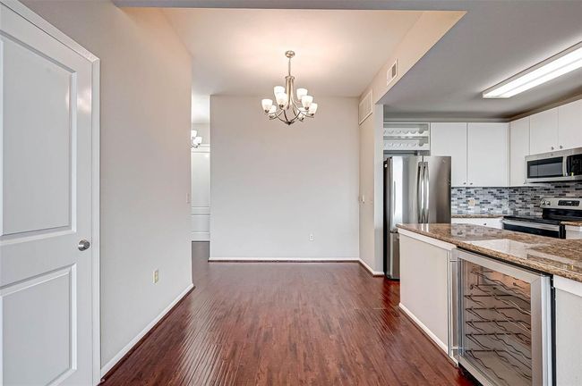UNIT-2106 - 3505 Sage Rd, Condo with 2 bedrooms, 2 bathrooms and null parking in Houston TX | Image 5