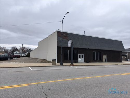 127 E Indiana St, Edgerton, OH, 43517-9682 | Card Image