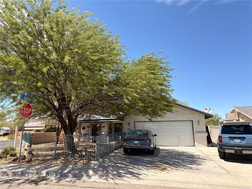 424 Olive Ave, Ridgecrest, CA, 93555-6008 | Card Image