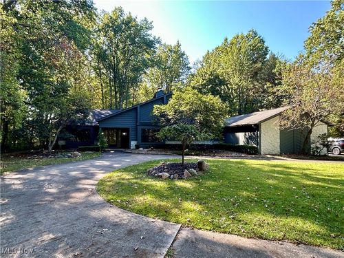 32651 Walker Rd, Avon Lake, OH, 44012-2230 | Card Image