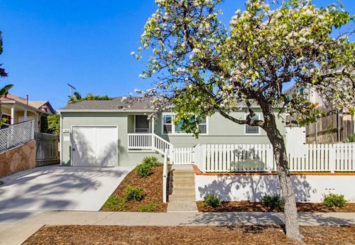 1852 Chalcedony, San Diego, CA, 92109 | Card Image