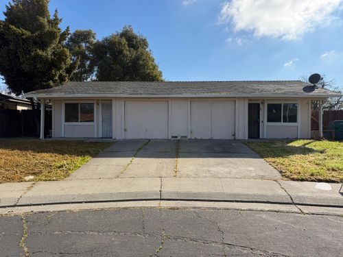 42 Martinique Ct, Stockton, CA, 95210-2319 | Card Image
