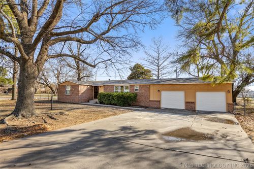 1408 E 1st St, Okmulgee, OK, 74447-3802 | Card Image