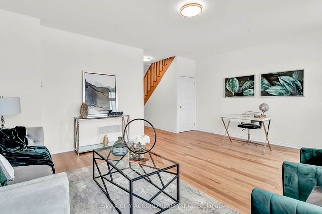87 Inverary Cres, House attached with 3 bedrooms, 3 bathrooms and 1 parking in Vaughan ON | Image 5