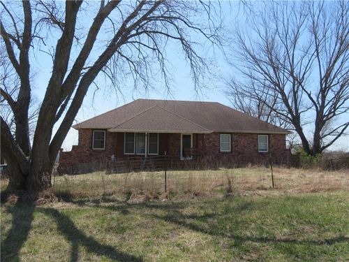 31393 W 287th St, Paola, KS, 66071-4448 | Card Image