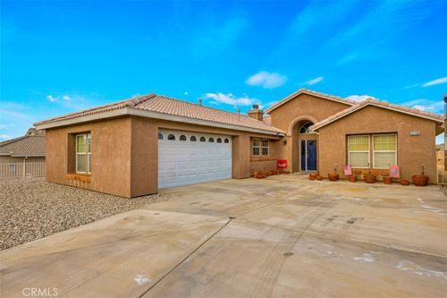 57158 Selecta Ave, Yucca Valley, CA, 92284-9506 | Card Image