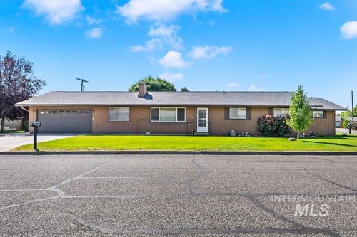 124 Sears Dr, Ontario, OR, 97914-4544 | Card Image