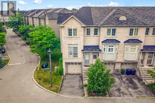 51 Piggott Mews, North York, ON, M9N0A4 | Card Image