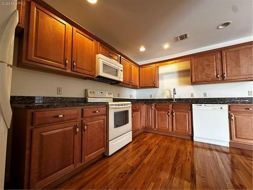 b3-105 N Montgomery St, Walden, NY, 12586-1175 | Card Image