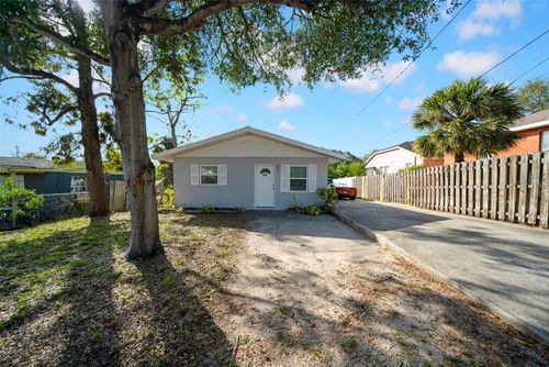 510 S Disston Ave, Tarpon Springs, FL, 34689-4504 | Card Image