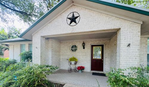 608 Mogonye Ln, Elgin, TX, 78621-1018 | Card Image
