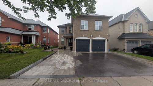 lower-67 Medland Ave, Whitby, ON, L1P1S7 | Card Image