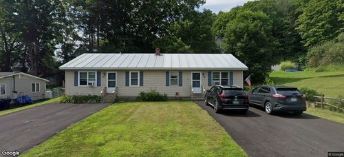 13 Bullard St, White River Junction, VT, 05001-6061 | Card Image
