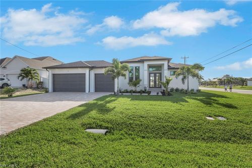 1 Nw 35th Pl, Cape Coral, FL, 33993-8927 | Card Image