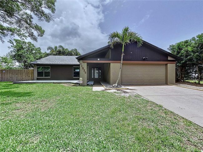 11525 Country Oaks Dr, House other with 3 bedrooms, 2 bathrooms and null parking in TAMPA FL | Image 4