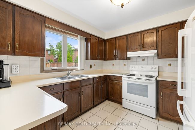 74 Belview Ave, House other with 5 bedrooms, 4 bathrooms and 4 parking in Woodbridge ON | Image 9