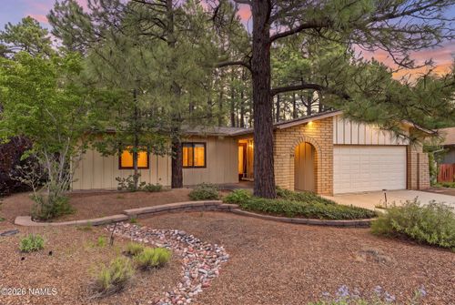 218 N Circle Dr, Flagstaff, AZ, 86001-4716 | Card Image
