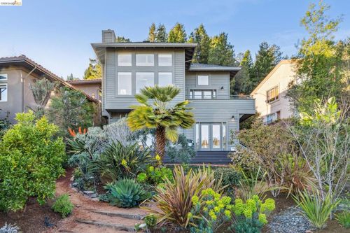 7084 7084 Westmoorland Dr, Berkeley, CA, 94705 | Card Image