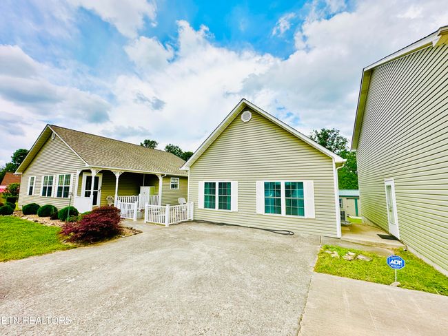 813 Clear Creek Pkwy, House other with 4 bedrooms, 3 bathrooms and null parking in Clarkrange TN | Image 16