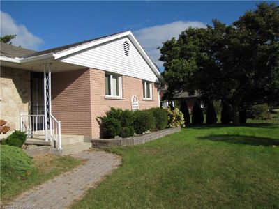 649 Drummond Dr, House other with 3 bedrooms, 1 bathrooms and 8 parking in Port Elgin ON | Image 3