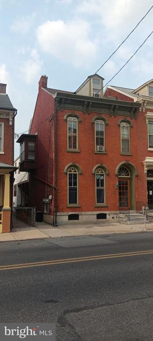 711 Chestnut St, LEBANON, PA, 17042-5258 | Card Image