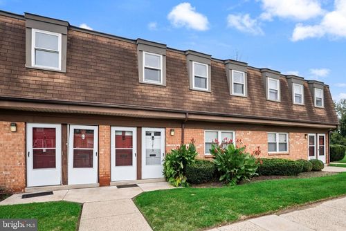 1214 Liberte Ct, BURLINGTON, NJ, 08016-2231 | Card Image