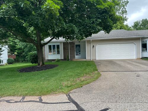 2872 Hidden View Dr Se, Caledonia, MI, 49316-8952 | Card Image