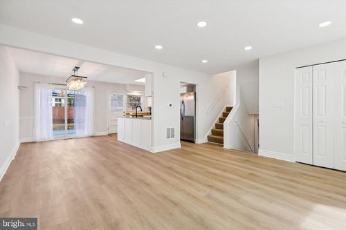 2710 Smith Ave, BALTIMORE, MD, 21209-2504 | Card Image