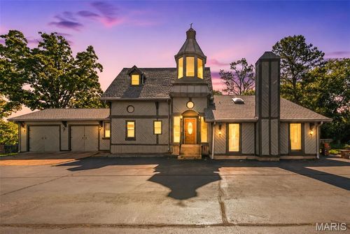 418 Oak Tree Dr, Webster Groves, MO, 63119-4849 | Card Image