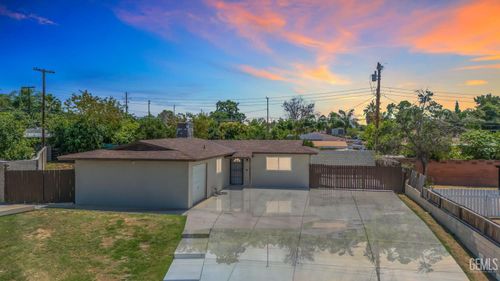 921 Hill St, Bakersfield, CA, 93306-5416 | Card Image
