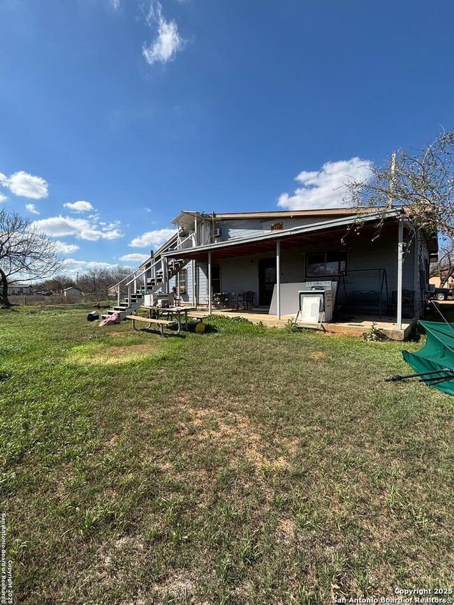 17423 Fx Ball Dr, House other with 1 bedrooms, 3 bathrooms and null parking in Elmendorf TX | Image 12