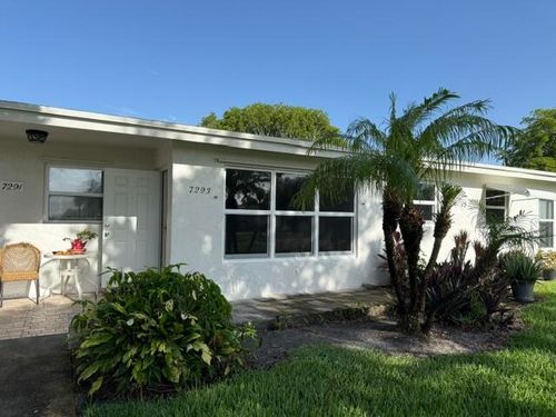 7293 W Oakridge Cir, Lantana, FL, 33462-5361 | Card Image