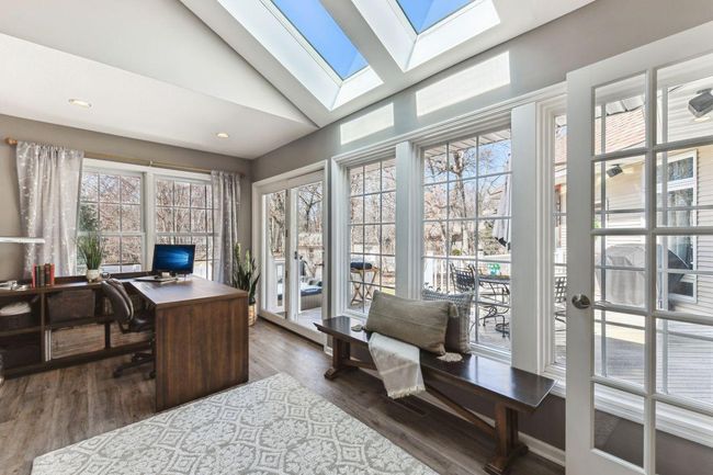 Bright Office! | Image 19