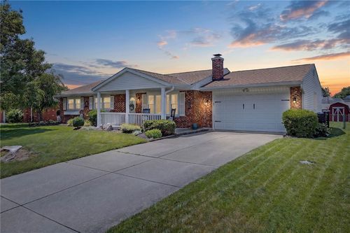 313 E Arlington Dr, Trenton, OH, 45067-9675 | Card Image