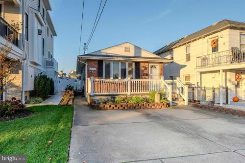 22 N Frontenac Ave, MARGATE CITY, NJ, 08402-1853 | Card Image