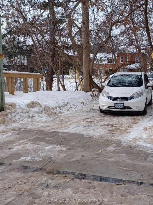 {{alt}} | Card Image