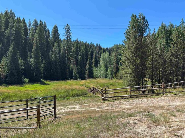 10324 Peterson Loop, House other with 2 bedrooms, 1 bathrooms and null parking in Cascade ID | Image 14