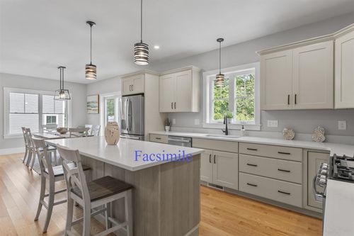4 Nashville St, Seabrook, NH, 03874-2100 | Card Image
